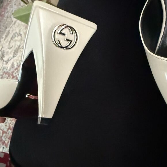 Brand new with box Gucci Cream Mules Sleek Leather Design - Picture 9 of 11